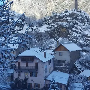 gite-auberge-les-terres-blanches-de-meolans.fr-provencehotel.com/
